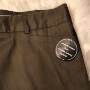 AVENUE CAPRI SIZE 32 OLIVE GREEN FOR WOMEN